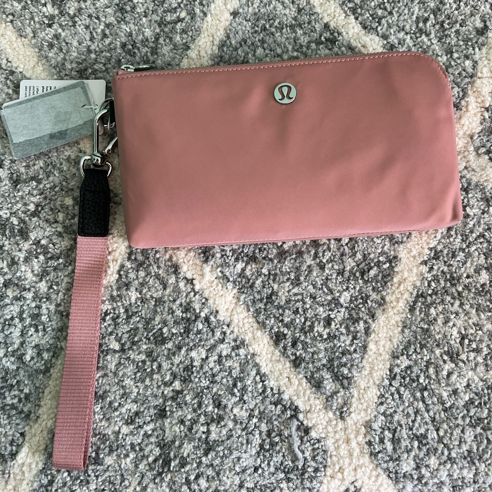 Lululemon athelica NWT Now and always Pouch.. spiced chai